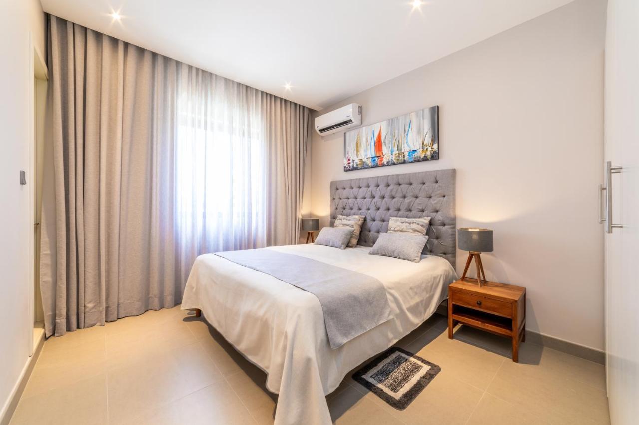 One Bay Residence - Apartment 2 - Apartment In Pereybere Pereybere Beach Buitenkant foto